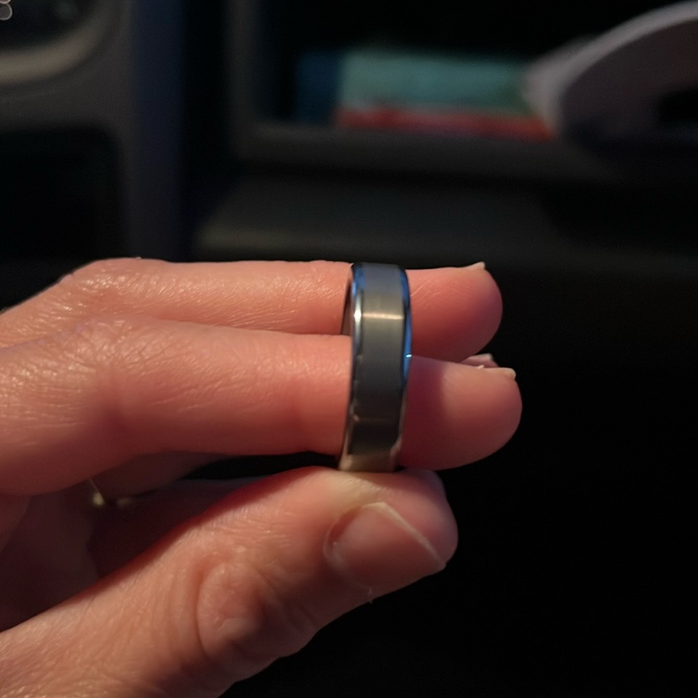 BLUE NILE 8MM Tungsten Carbide Ring - Satin Finish Flat Center and Round Edge